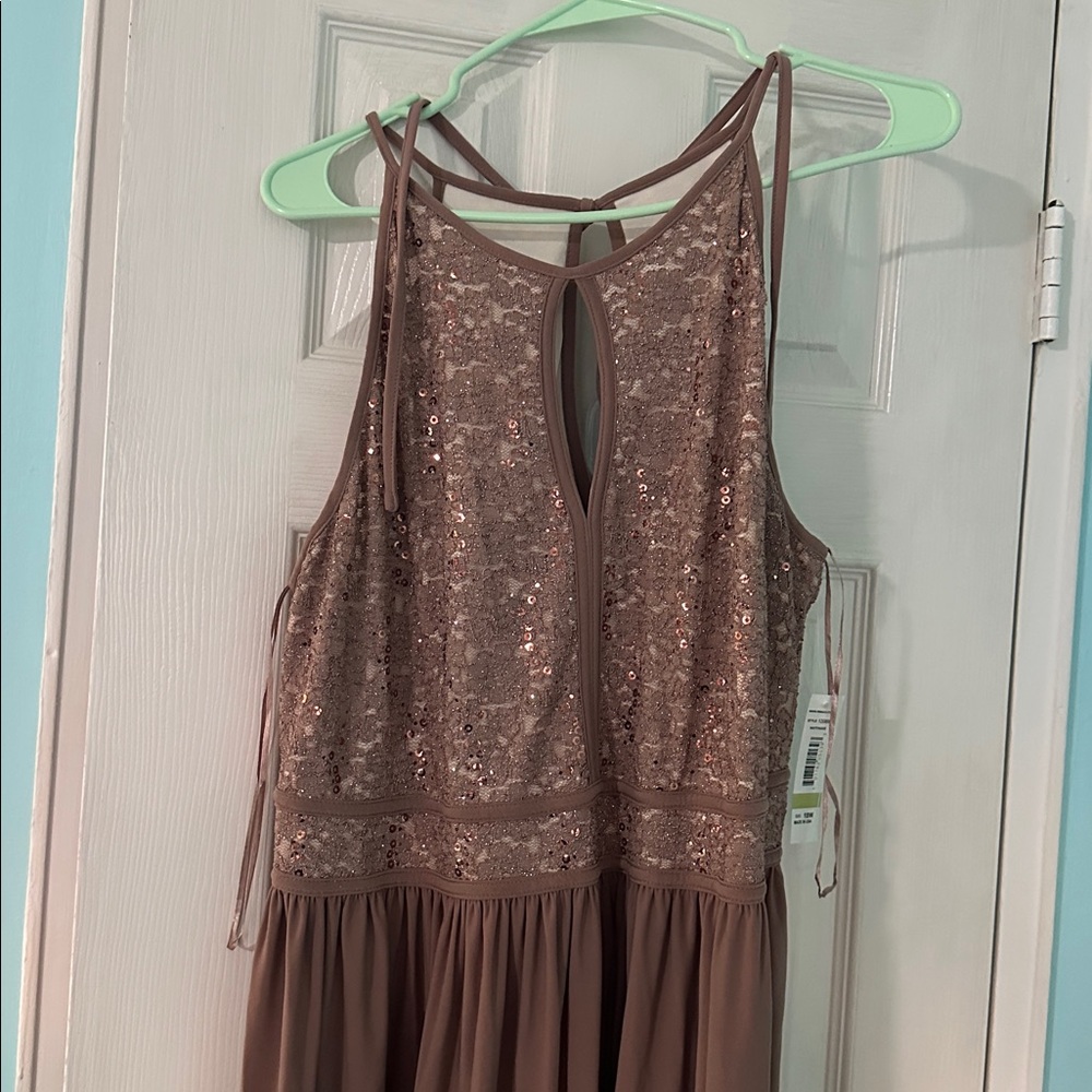 NWT NIGHTWAY Womens Sequined Sleeveless Halter Maxi Evening Fit + Flare Dress - Picture 2 of 5